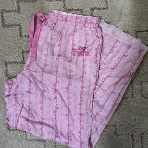 PINK X LOVESHACKFANCY SILKY
SLEEP PANTS size M Short